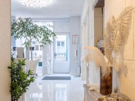 institut de beauté spa fond de commerce et mûr commerciaux