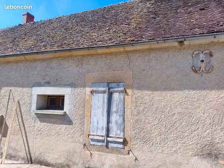 maison de campagne située a 2:30 de paris 20 mn de nevers )10 mn de decize s