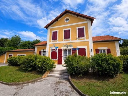 propriété 8 pièces 155 m²