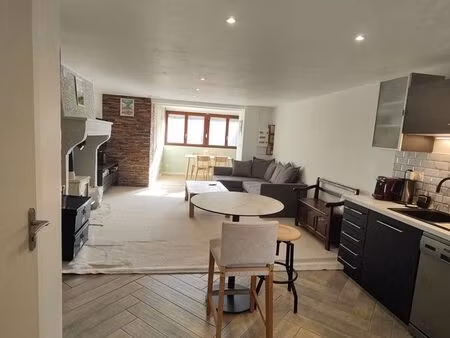maison à orcines de 80m2  2 chambres  jardin  véranda  parking 2 voitures  proche puy de d