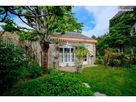 maison 8 pièces 238 m²