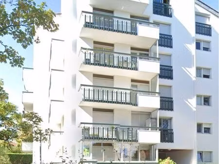 biarritz studio avec terrasse et parking