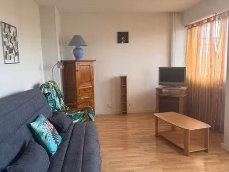 t3 meublé avec chauffage compris  2 balcons et vue dégagée