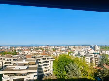 chamalières - t3 - dernier étage – extérieur de 20 m² – vue exceptionnelle