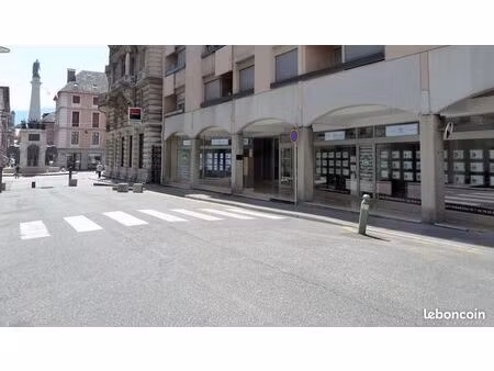 parking/box 21 m² chambéry