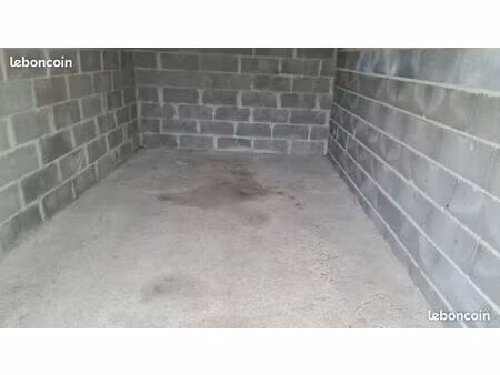 loue garage chape béton pour entreposage sur gueugnon