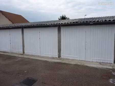 garages / box à louer à paray le monial