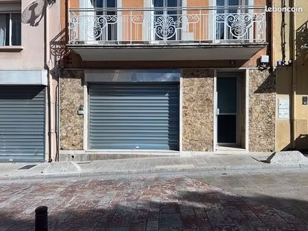 local commercial place republique