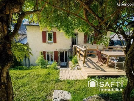 maison 9 pièces 205 m²
