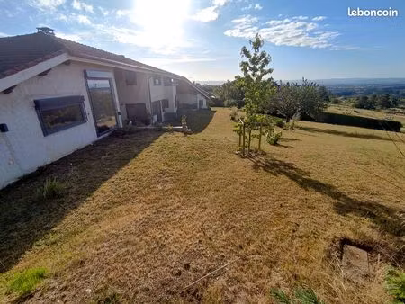 maison d'architecte  proche renaison  8 pièces  superbe vue sur roanne et monts du lyonnai