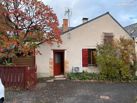 charmante maison au centre du bourg à malicorne sur sarthe