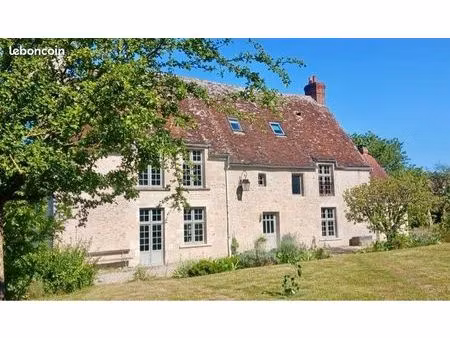 authentique manoir normand restauré avec dépendances et parc arboré