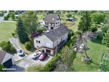 propriété 8 pièces 148 m²