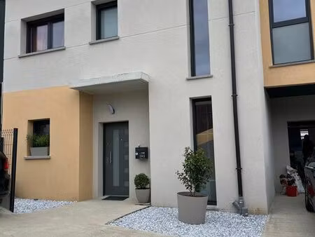 ? rare à la location : maison récente 102 m²  4 chambres  avec jardin et garage – grand-co
