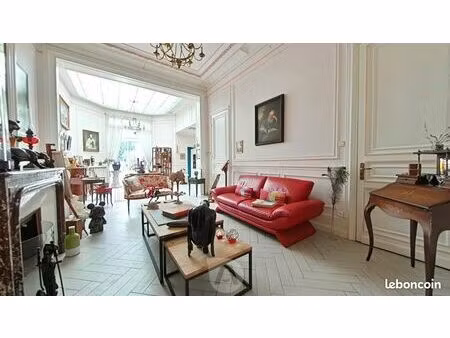 maison 8 pièces 254 m²