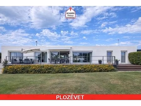 finistere - plozévet (29710) - a vendre - propriete architecte contemporaine avec piscine.