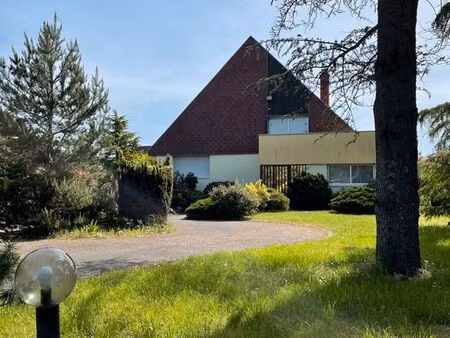 rare : propriété de 39 14 ares avec grand terrain à fort potentiel et maison d’architecte 