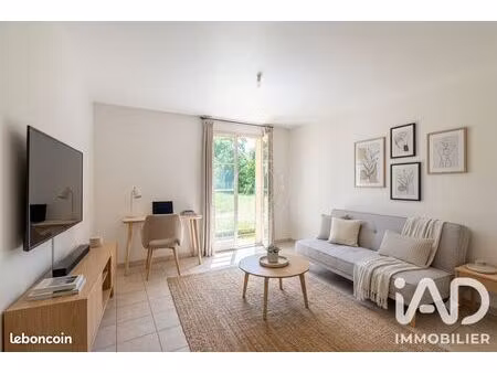 studio 1 pièce 28 m²
