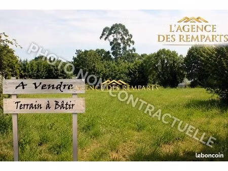 terrain 1400 m² écuires