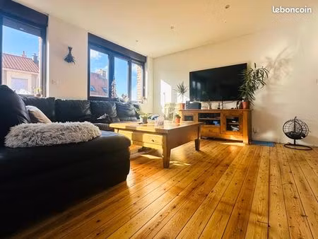 immeuble 3 pièces 152 m²