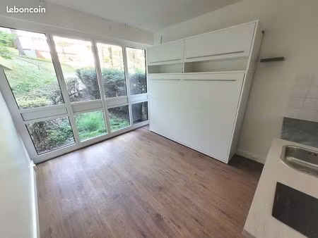 studio 15m² excellent état