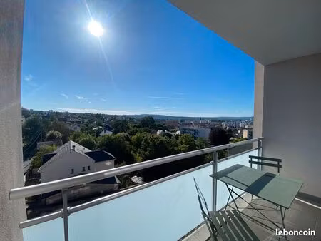 studio 1 pièce 28 m²
