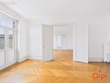 appartement 6 pièces 217 m²
