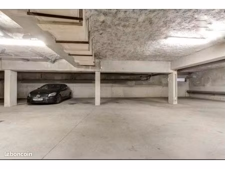 place de parking en sous sol sécurisé