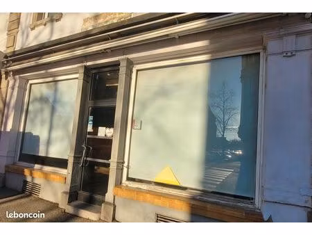saint-joseph : local commercial 73m²
