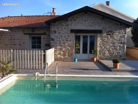 maison 3 chambres avec piscine et sauna à ambierle 42