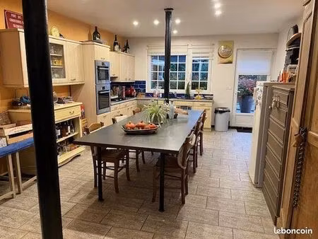 propriété 12 pièces 250 m²