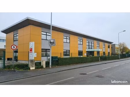bureau 70.7 m² à louer