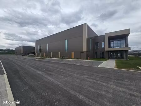 local bureaux 5 800 m²