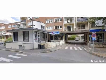 bureau 50 m²