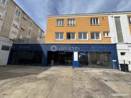 local commercial 220 m²