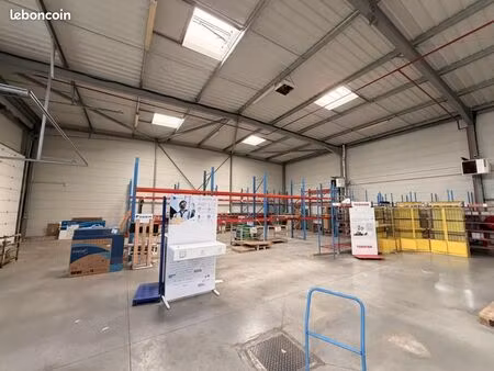 local d'activité 390 m²
