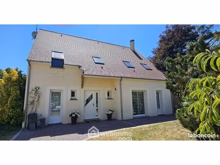propriété 7 pièces 236 m²
