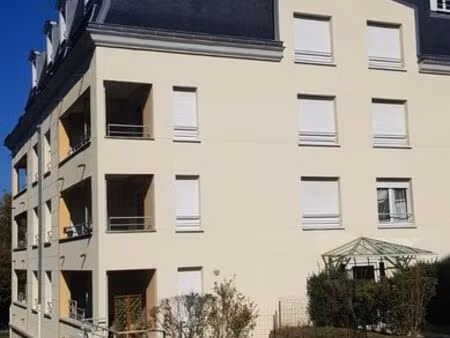 studio meublé de 25 02 m² avec place de parking extérieur. parc soubiran