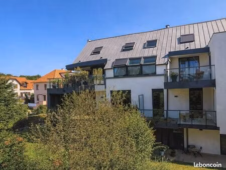 duplex 3 pièces/83.70m² dernier étage avec terrasse plein sud et garage - niederhausbergen