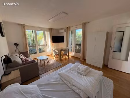 studio 1 pièce 33 m²