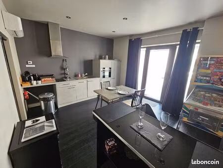 t2 meublé 42 m² avec jacuzzi  jardin et parking – disponible août