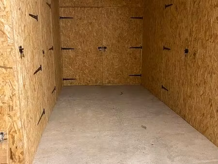 box /garage