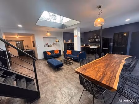 magnifique maison moderne de 149 5m2 avec beau garage  terrasse ensoleillée et 3ch