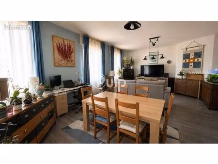 maison de ville 5 pièces 211 m²