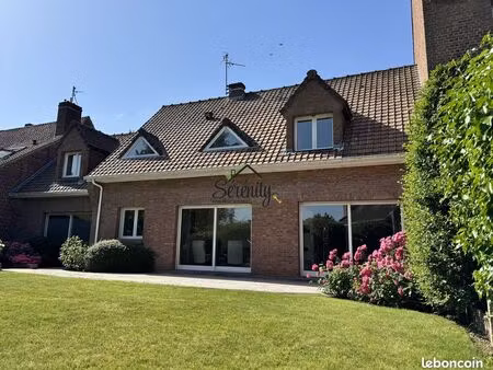 maison 8 pièces 198 m²