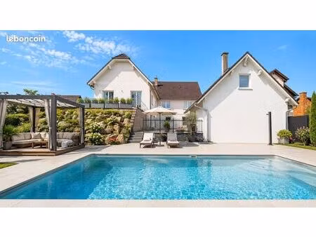 maison 5 pièces 165 m²