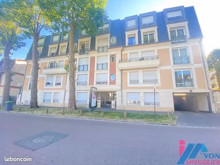 studio 1 pièce 30 m²