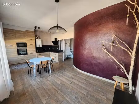 duplex t3■appat3 rtement de 64m² composé d'une piece de vie avec cuisine ouverte  wc sépar