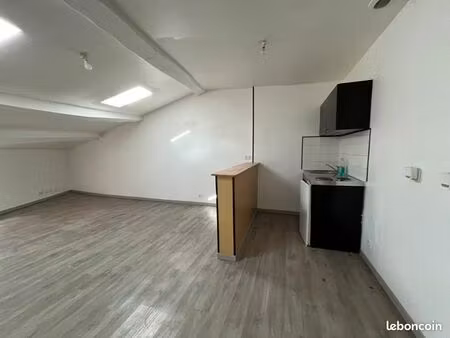 immeuble 105 m² mauze sur le mignon
