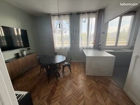 lot 2 appartements  quai de seine